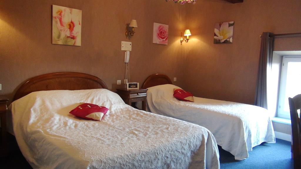 Hotel Le Clos Du Montvinage Étréaupont 객실 사진