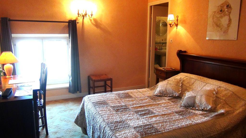 Hotel Le Clos Du Montvinage Étréaupont 객실 사진