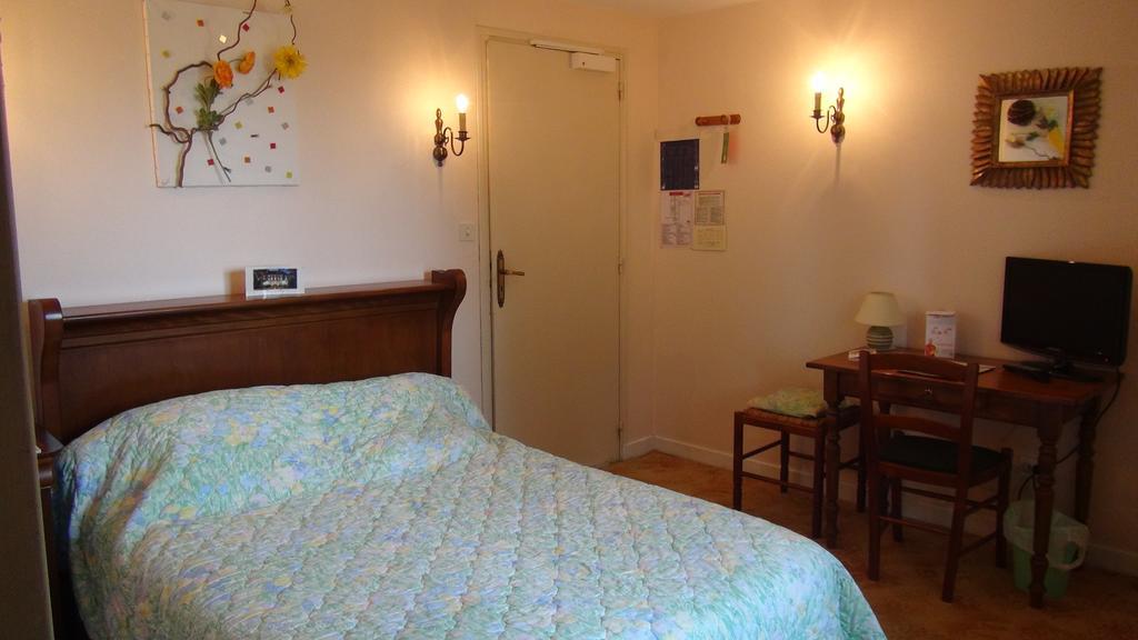 Hotel Le Clos Du Montvinage Étréaupont 객실 사진