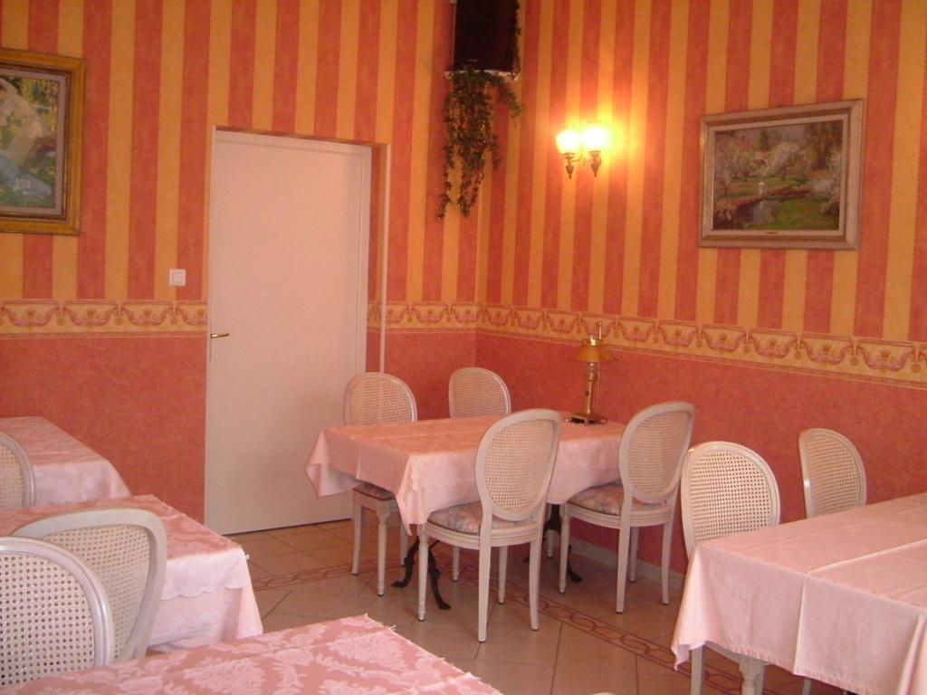 Hotel Le Clos Du Montvinage Étréaupont 외부 사진