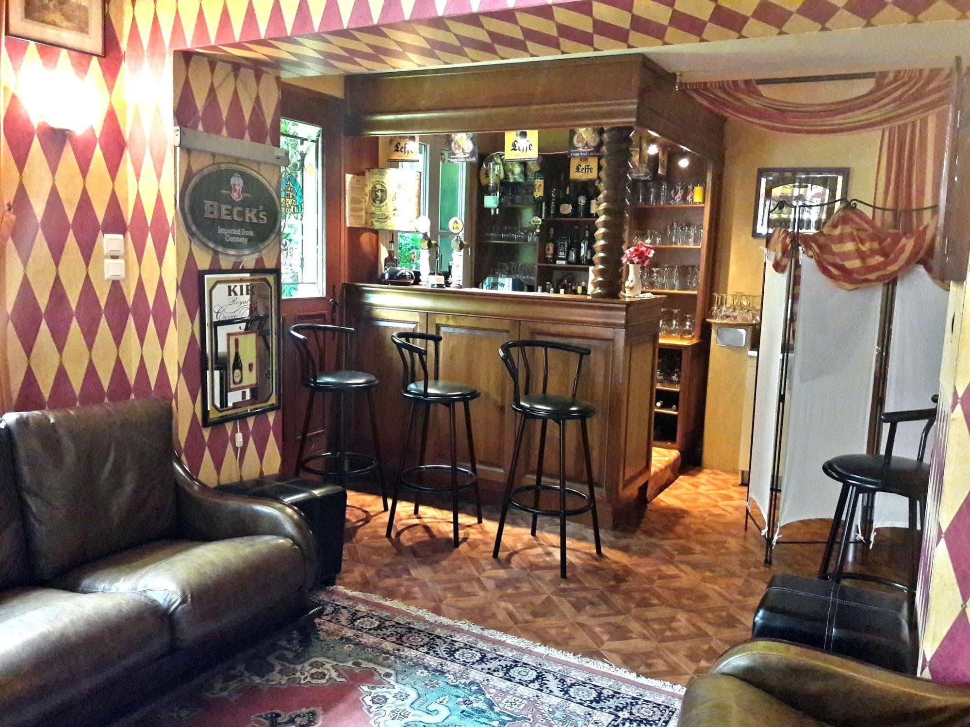 Hotel Le Clos Du Montvinage Étréaupont 외부 사진